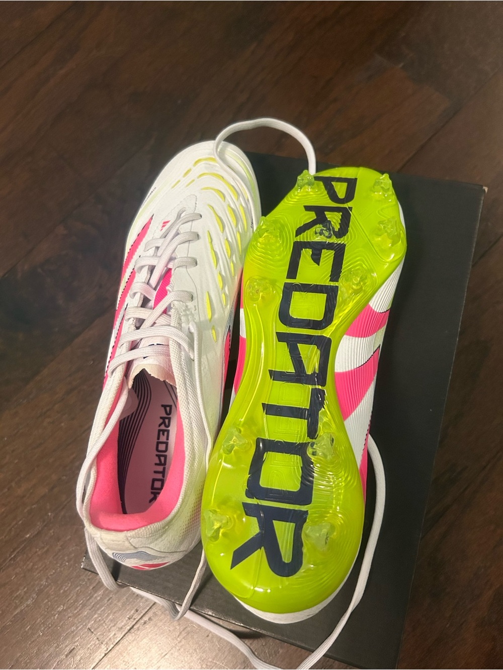 Predator pro FG cleats - Picture 3 of 5